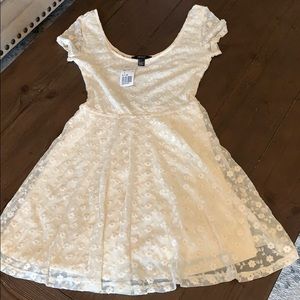 NWT FOREVER 21 ivory embroidered dress size small